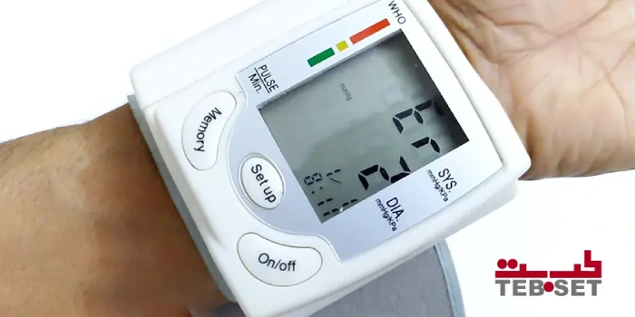 نحوه خواندن فشار خون با دستگاه دیجیتال بازویی